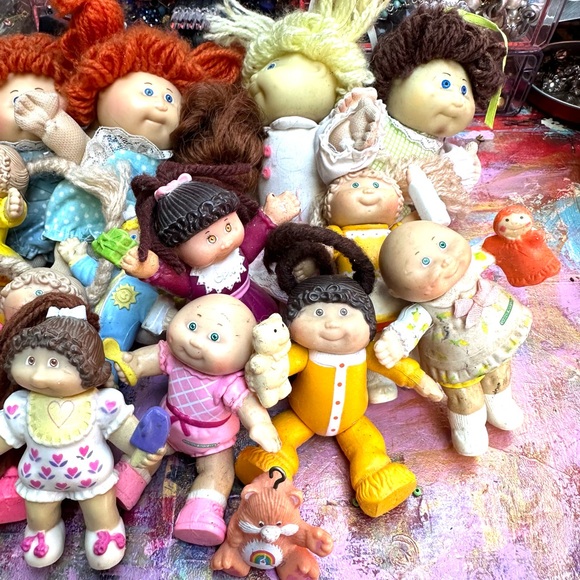 Cute Played with Cabbage Patch Dolls! Some Metal 150’s Kids  Metal Dishes! Iron! - Picture 4 of 10